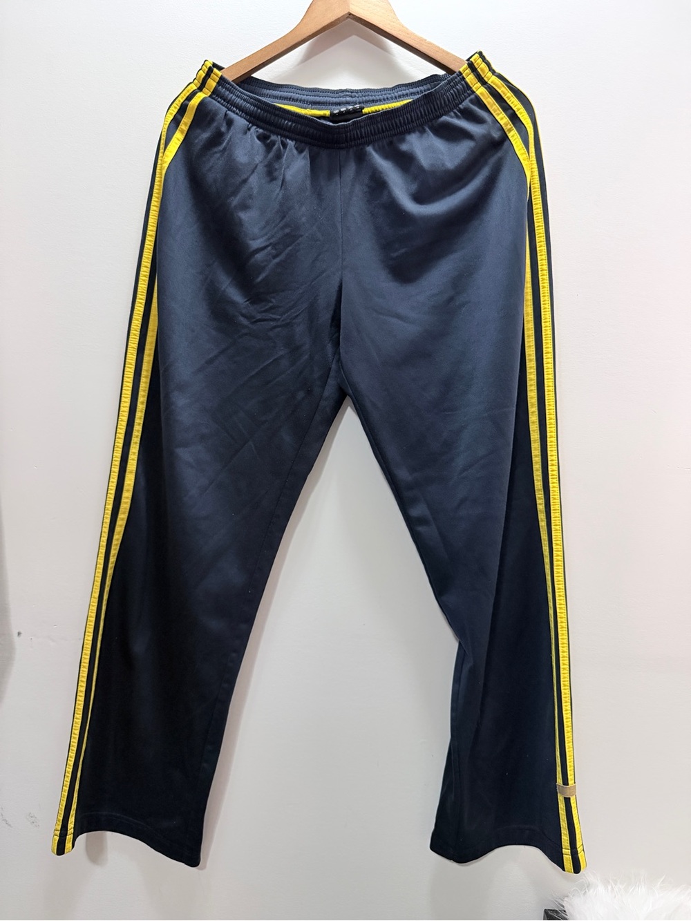 Adidas world cup fifa Mens Navy Blue Track Pants with Yellow Side Stripes Size M